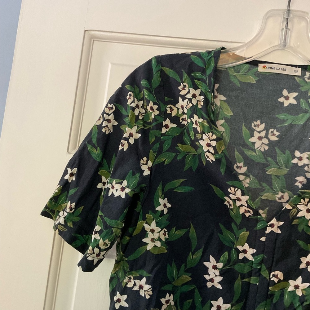 Marine Layer Bek Cinch Top Black Blue Floral Size XS - Picture 3 of 8
